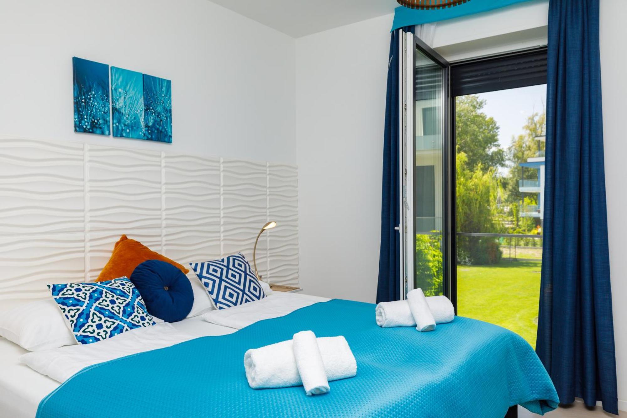 Blue4 Apartment Balatonfuzfo Ngoại thất bức ảnh