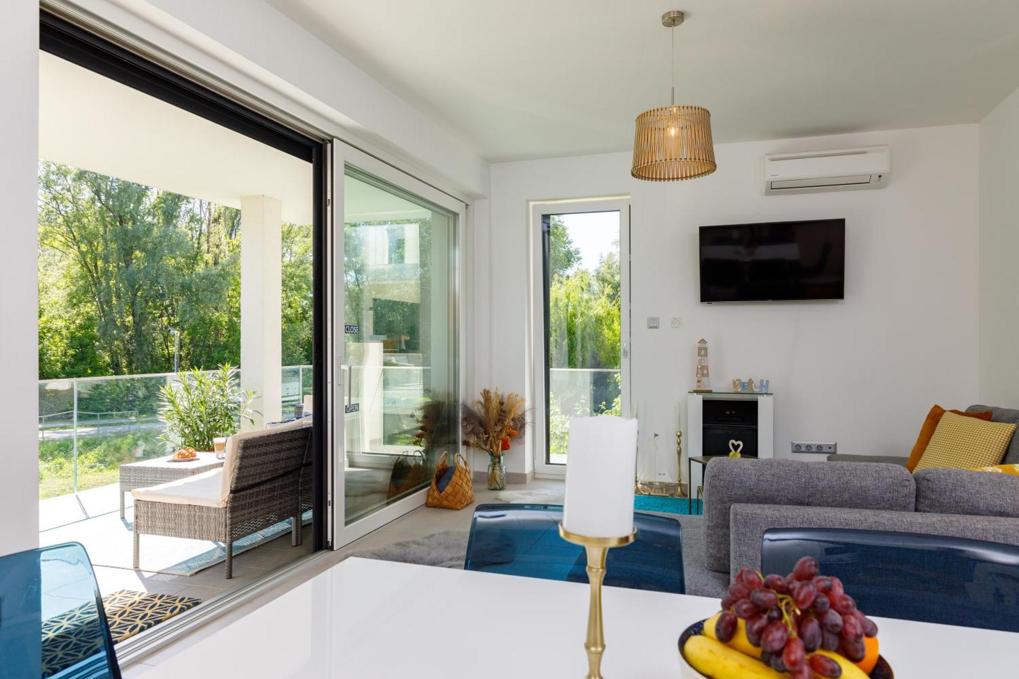 Blue4 Apartment Balatonfuzfo Ngoại thất bức ảnh