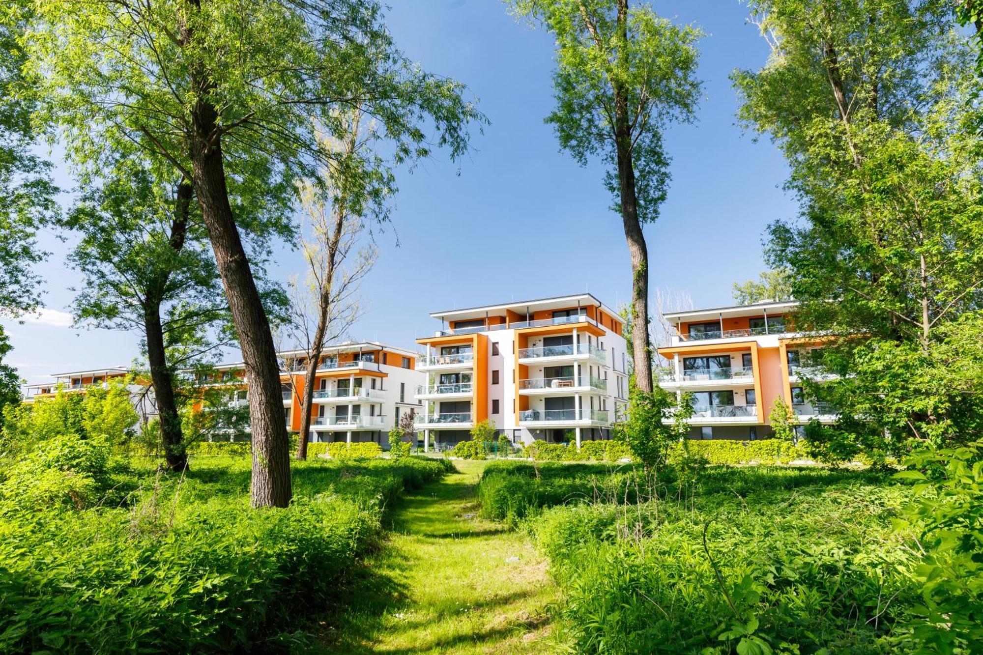 Blue4 Apartment Balatonfuzfo Ngoại thất bức ảnh